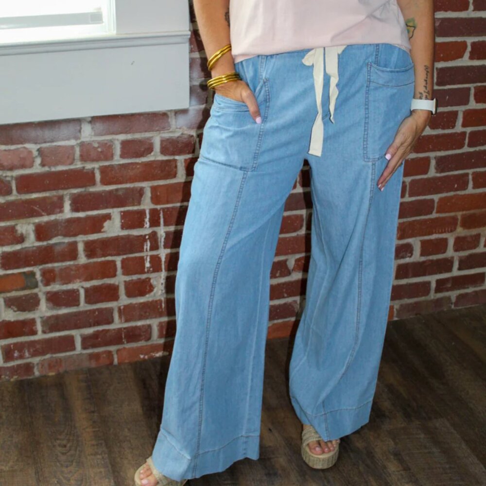 Entro Light Denim Bobbie Pant, Size Small, NWT